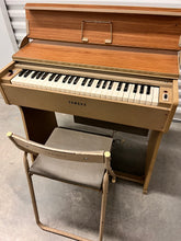Load image into Gallery viewer, 1960’s Yamaha DS-49C Reed Organ