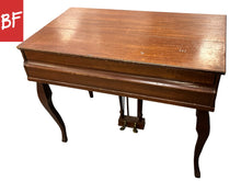 Load image into Gallery viewer, 1940’s Lester “Spinet 64” 64-Key Portable Piano