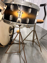 Load image into Gallery viewer, 1940 Leedy No. 5385 "The Improved Swingster" Outfit in Bi-Color Black and Gold Lacquer
