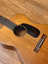 Load image into Gallery viewer, 1960’s Harmony H162 Flat Top Acoustic