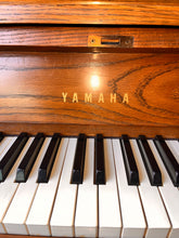 Load image into Gallery viewer, 1982 Yamaha P202 Studio Upright Piano
