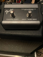 Load image into Gallery viewer, Fender Deville 4x10 60W Combo Amp w/ road case