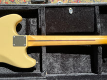 Load image into Gallery viewer, Squier Duo Sonic Electric in Desert Sand