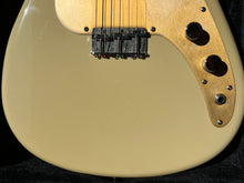 Load image into Gallery viewer, Squier Duo Sonic Electric in Desert Sand
