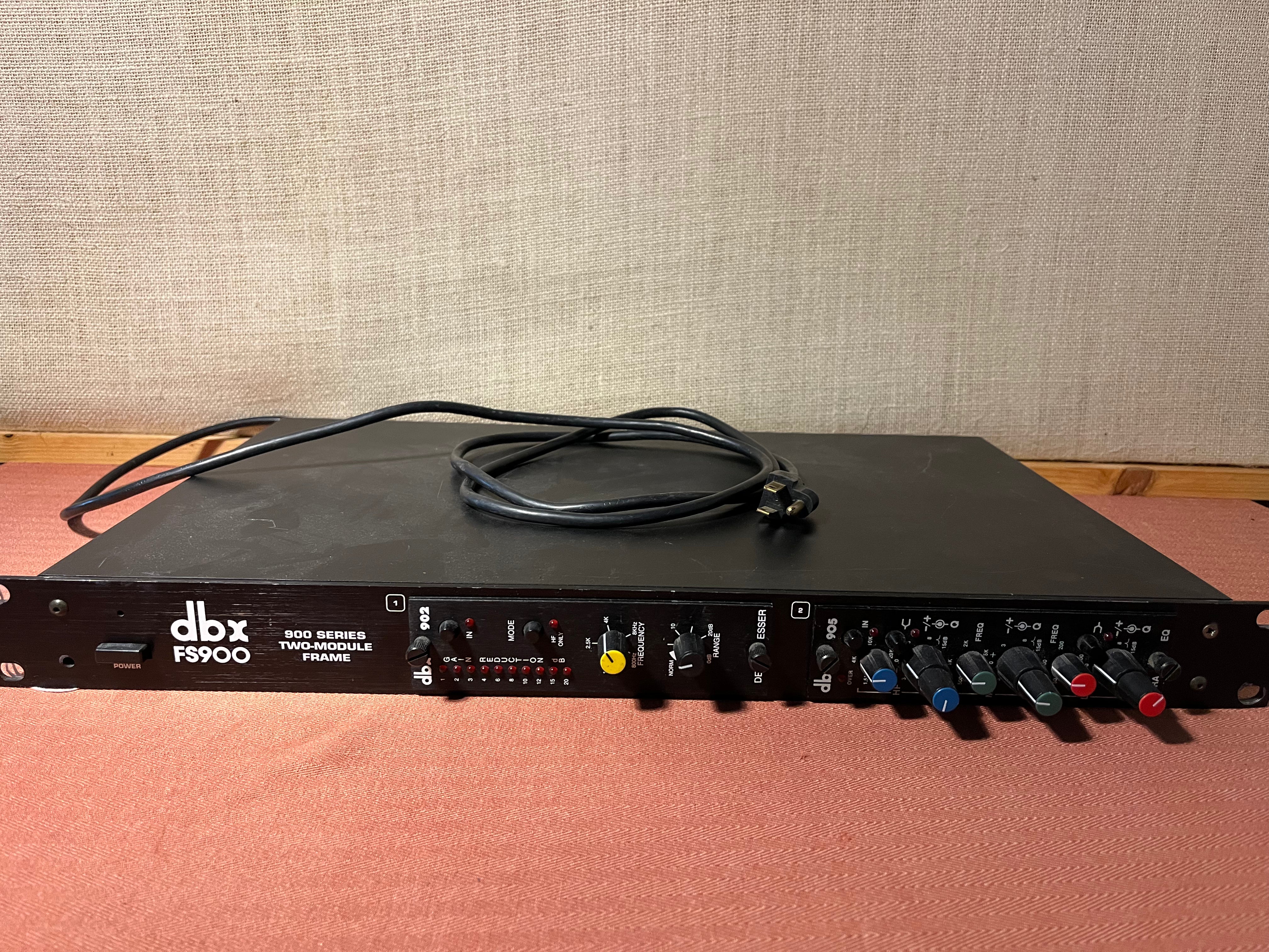 DBX FS900 w/ 902 Deesser and 905 Parametric EQ – Byrd Finds