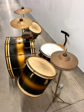 Load image into Gallery viewer, 1940 Leedy No. 5385 "The Improved Swingster" Outfit in Bi-Color Black and Gold Lacquer