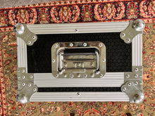 Load image into Gallery viewer, Pedaltrain JR Max Pedalboard w/ Wheeled Tour Case