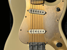 Load image into Gallery viewer, Squier Duo Sonic Electric in Desert Sand