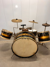 Load image into Gallery viewer, 1940 Leedy No. 5385 "The Improved Swingster" Outfit in Bi-Color Black and Gold Lacquer