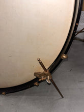 Load image into Gallery viewer, 1940 Leedy No. 5385 "The Improved Swingster" Outfit in Bi-Color Black and Gold Lacquer