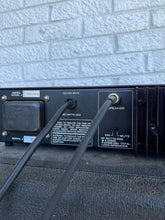 Load image into Gallery viewer, 1990’s Ampeg B15T Portaflex 15” Fliptop 100W Solid-State Bass Amp