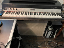 Load image into Gallery viewer, 1977 Rhodes 73 Electric Piano w/ Super Satellite Speakers