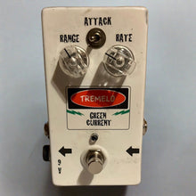 Load image into Gallery viewer, Green Current “Tremelo” Tremolo Pedal
