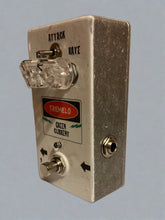 Load image into Gallery viewer, Green Current “Tremelo” Tremolo Pedal

