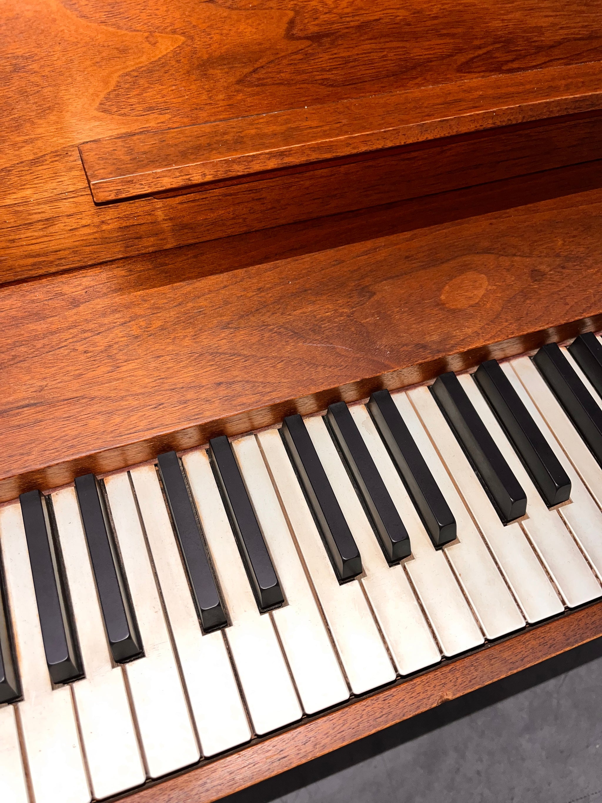 1960 Baldwin Scandinavian Acrosonic Model 947 Piano in Natural