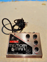 Load image into Gallery viewer, 1990&#39;s Electro-Harmonix Memory Man Deluxe Analog Delay/Chorus/Vibrato
