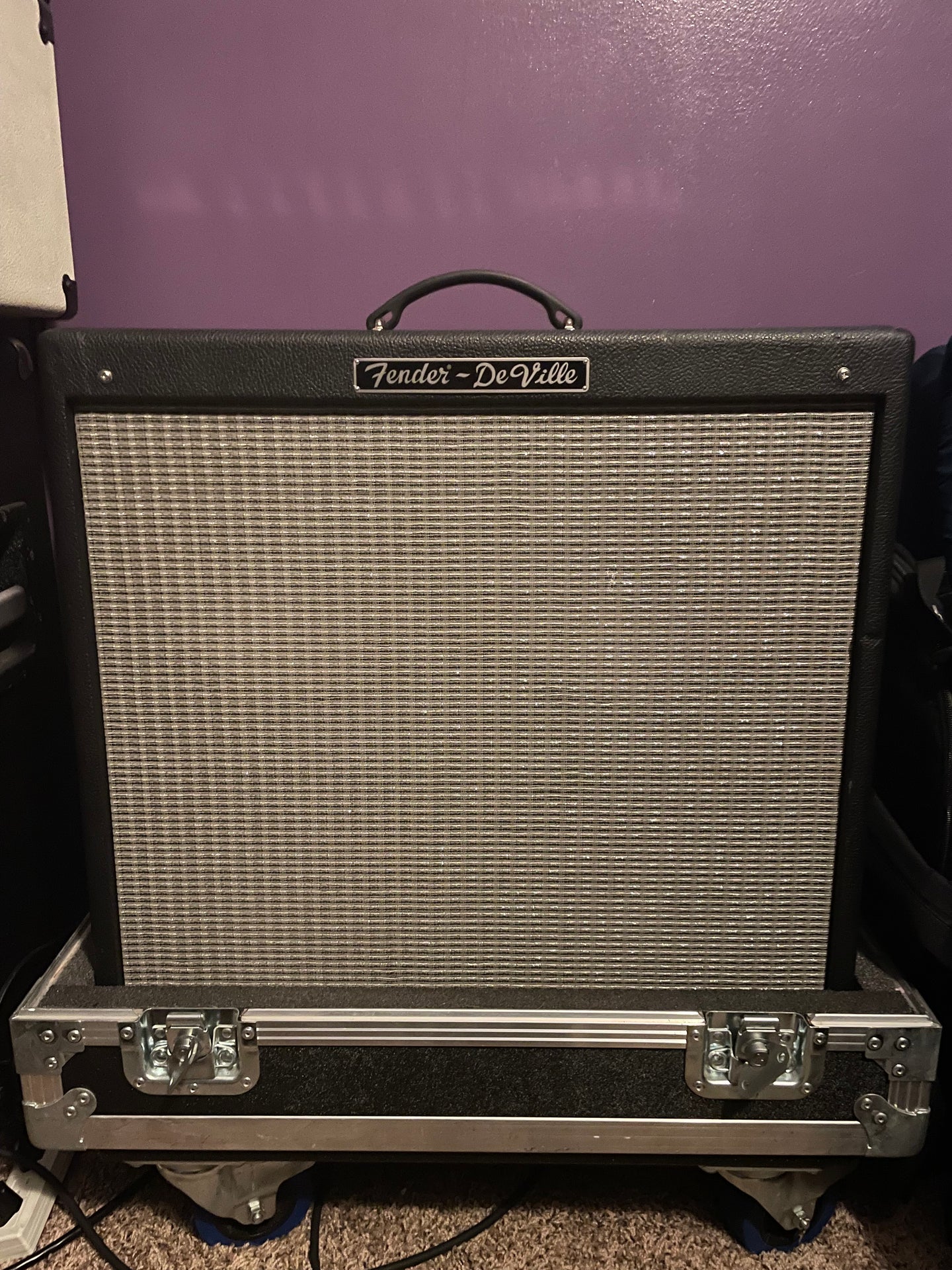 Fender Deville 4x10 60W Combo Amp w/ road case