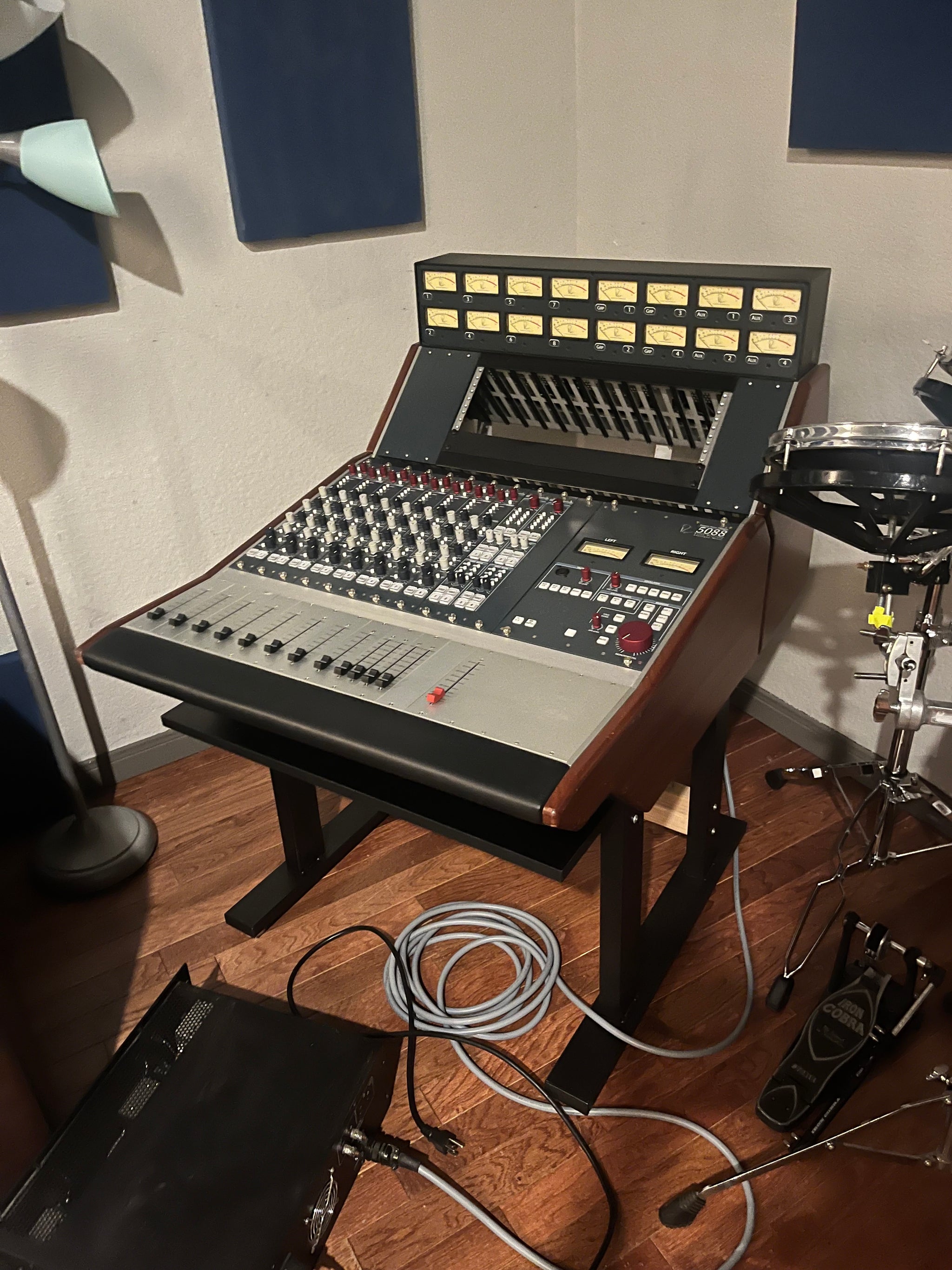 Rupert Neve Designs 5088 Shelford Console – Byrd Finds