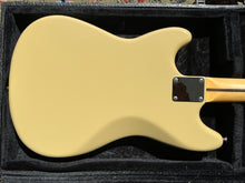 Load image into Gallery viewer, Squier Duo Sonic Electric in Desert Sand
