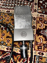 Load image into Gallery viewer, 1950's RCA 74-B Bidirectional Ribbon Mic
