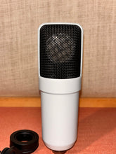 Load image into Gallery viewer, Universal Audio SC-1 Standard Condenser Mic
