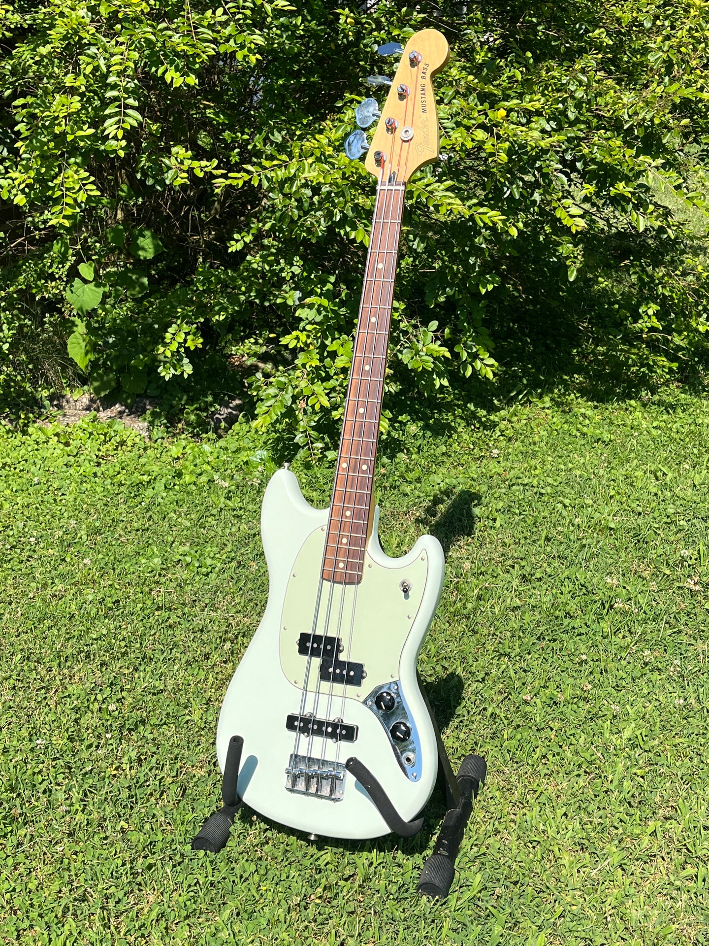 2016 Fender Offset Series Mustang PJ Short-Scale Bass in Sonic Blue