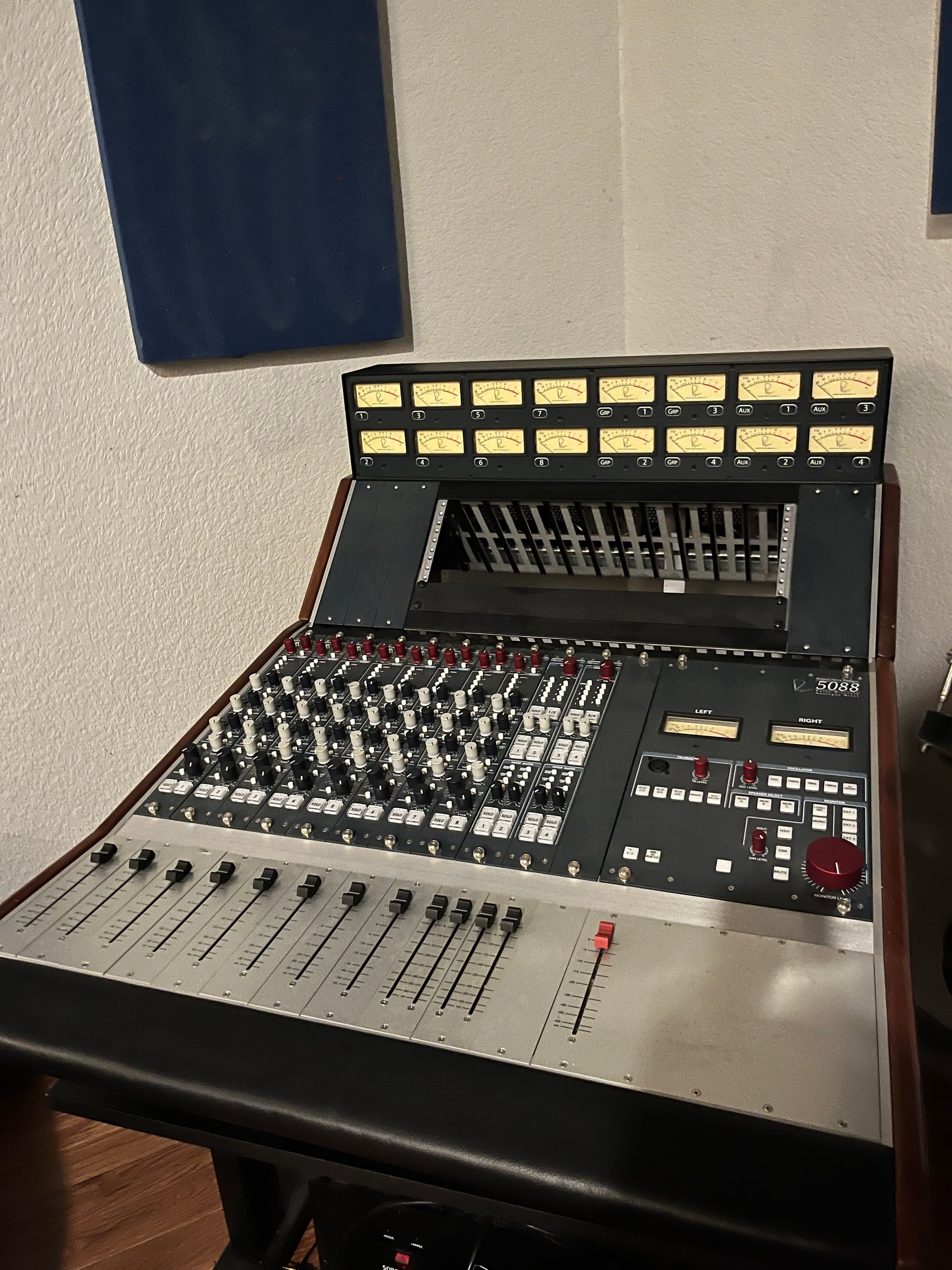 Rupert Neve Designs 5088 Shelford Console – Byrd Finds