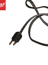 Load image into Gallery viewer, 1970's Regal RE-105 5-Watt Combo Amp
