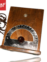 Load image into Gallery viewer, 1940's Crystal Research Labs Tube Metronome
