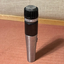 Load image into Gallery viewer, 1960&#39;s Shure Unidyne III 545SD Cardioid Dynamic Mic
