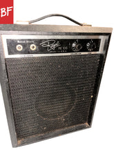 Load image into Gallery viewer, 1970's Regal RE-105 5-Watt Combo Amp
