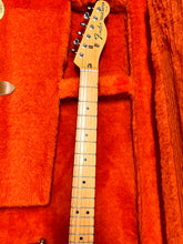 Load image into Gallery viewer, 2000 Fender Thinline Telecaster in Natural
