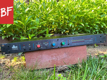Load image into Gallery viewer, DBX 160A Compressor/Limiter
