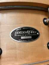 Load image into Gallery viewer, Pacific Drums and Percussion Concept Maple 5.5x14&quot; Snare Drum with Wood Hoops
