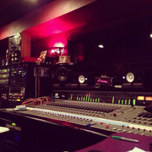 Load image into Gallery viewer, 1990’s Neotek Elan II 32-Channel Analog Recording Console
