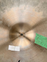 Load image into Gallery viewer, Zildjian A 18&quot; Medium Crash
