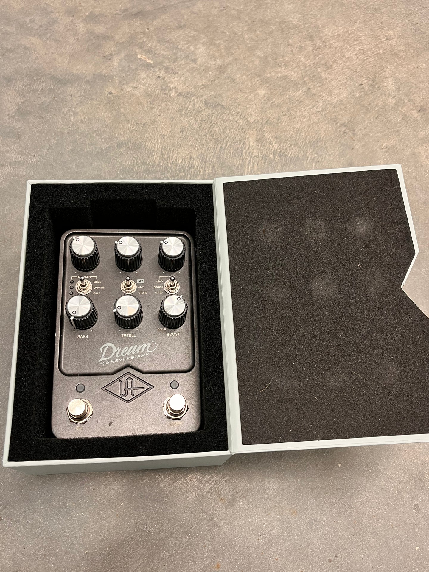 Universal Audio Dream ‘65 Reverb Amp Pedal