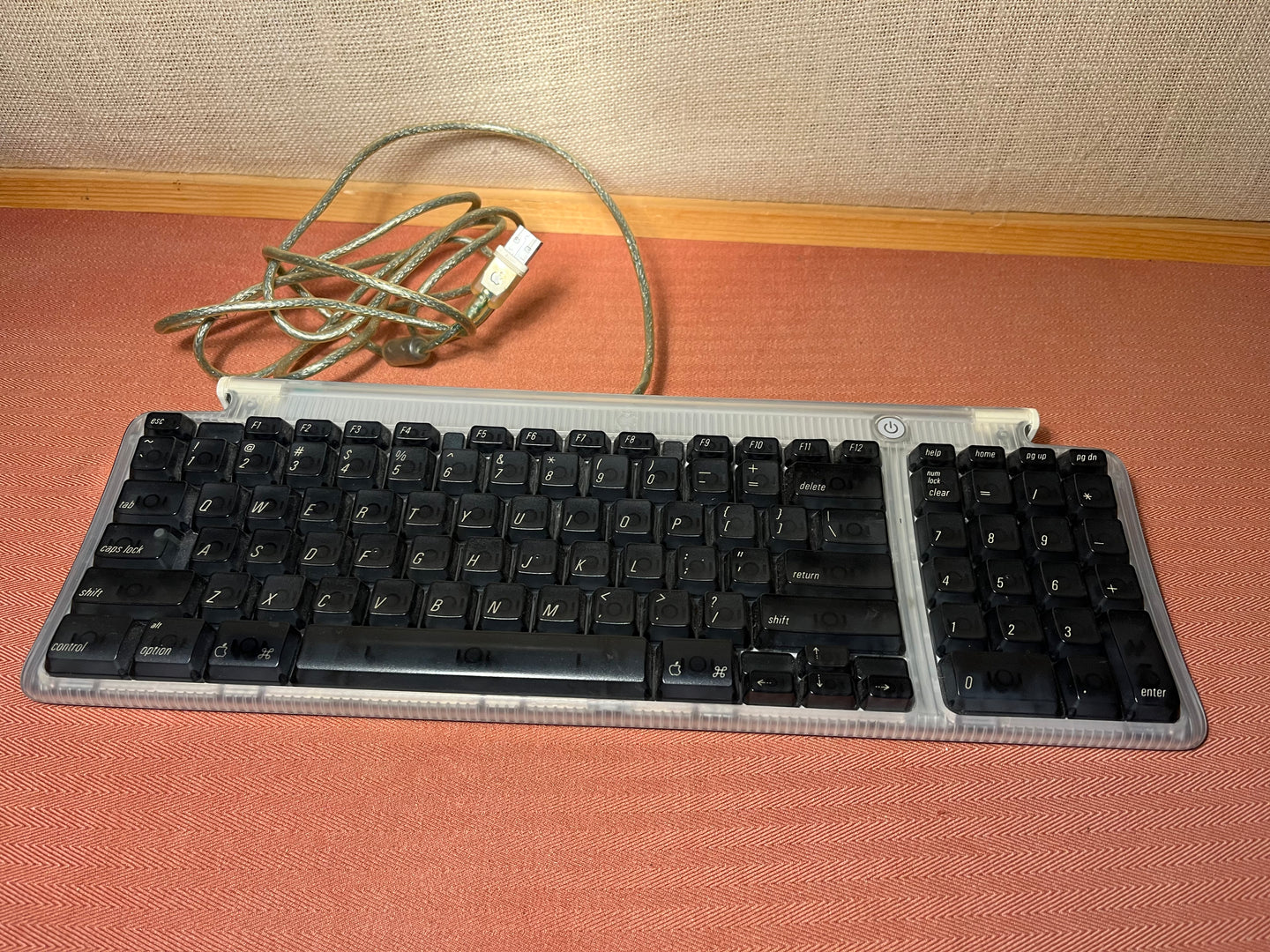 1990’s Apple USB Keyboard w/ Numeric Keypad