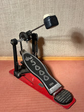 Load image into Gallery viewer, DW 5000 Single Chain Kick Pedal
