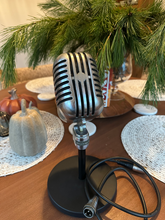 Load image into Gallery viewer, 1940&#39;s Turner 101A Ribbon/Dynamic Microphone
