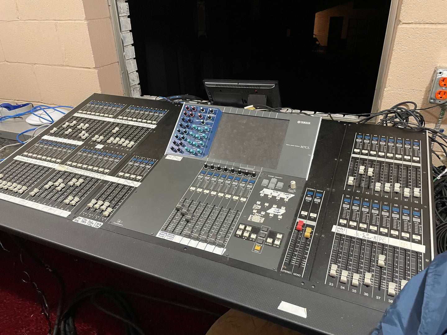 Yamaha M7CL 48-Channel Digital Mixing Console