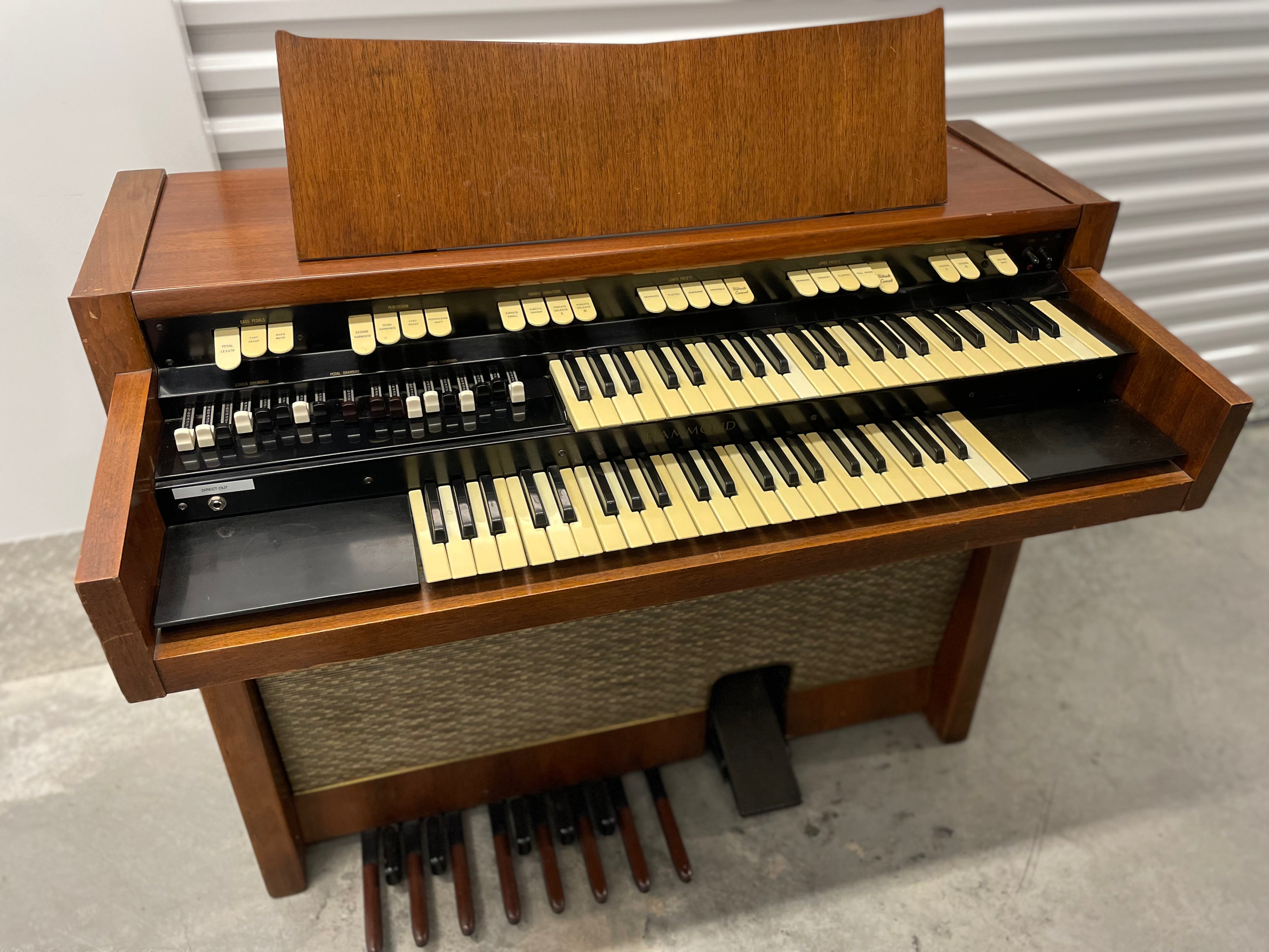 Spinet Model 1960’s Hammond M-102 Spinet Tube Organ – Byrd Finds