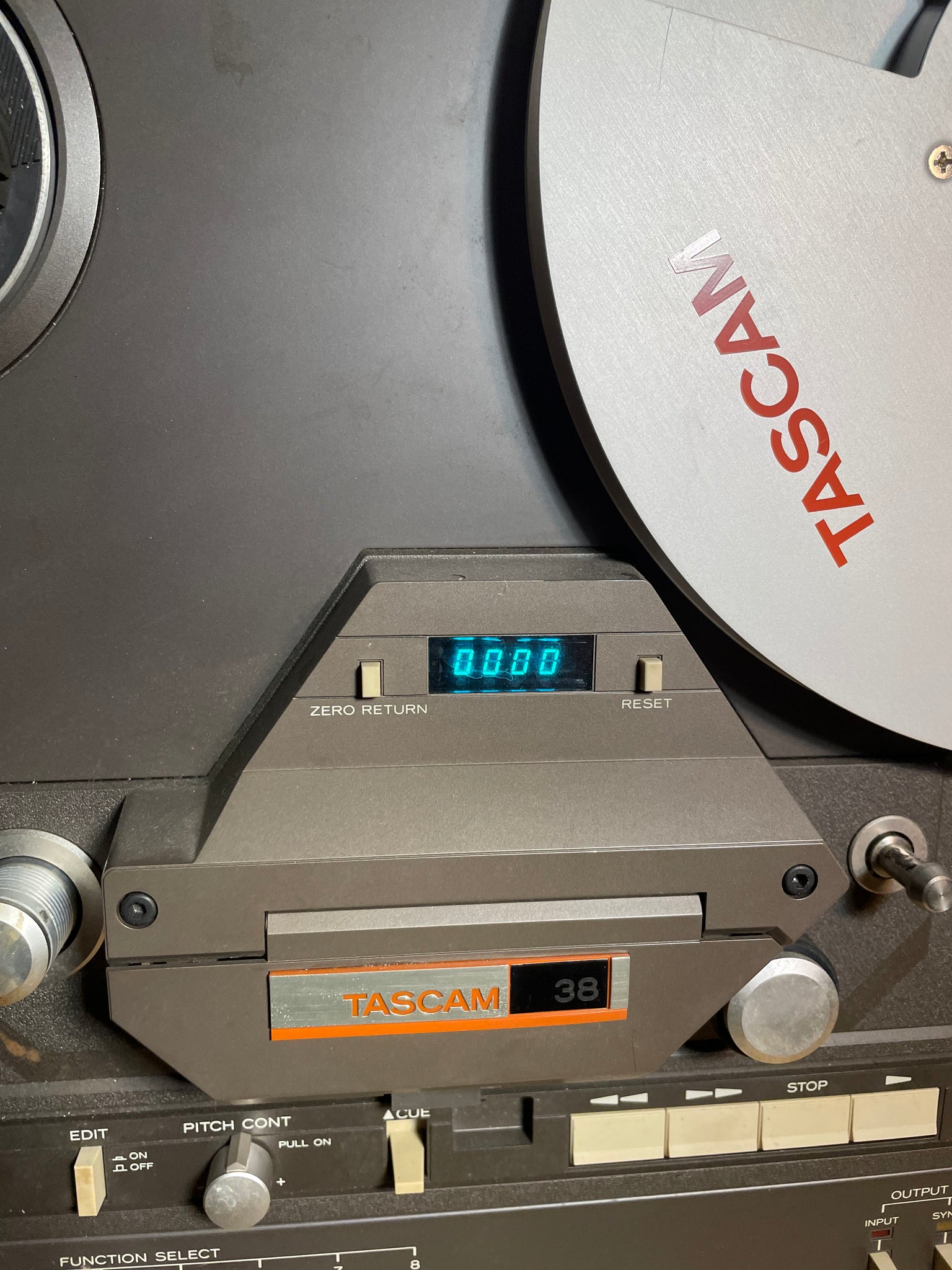 TASCAM 38 ¼ 8 TRACK REEL-TO-REEL TAPE RECORDER/REPRODUCER